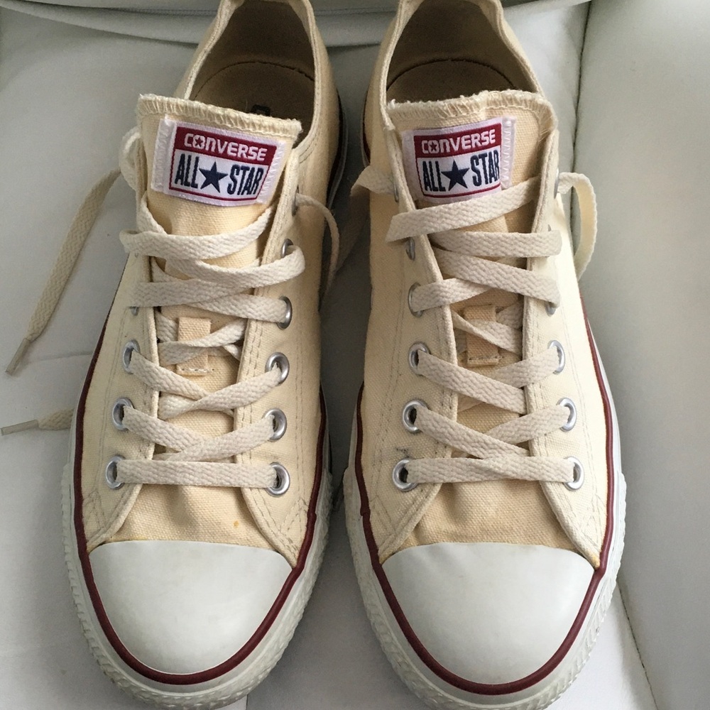 Converse Kids Low Top Sneakers in Cream with Red Trim